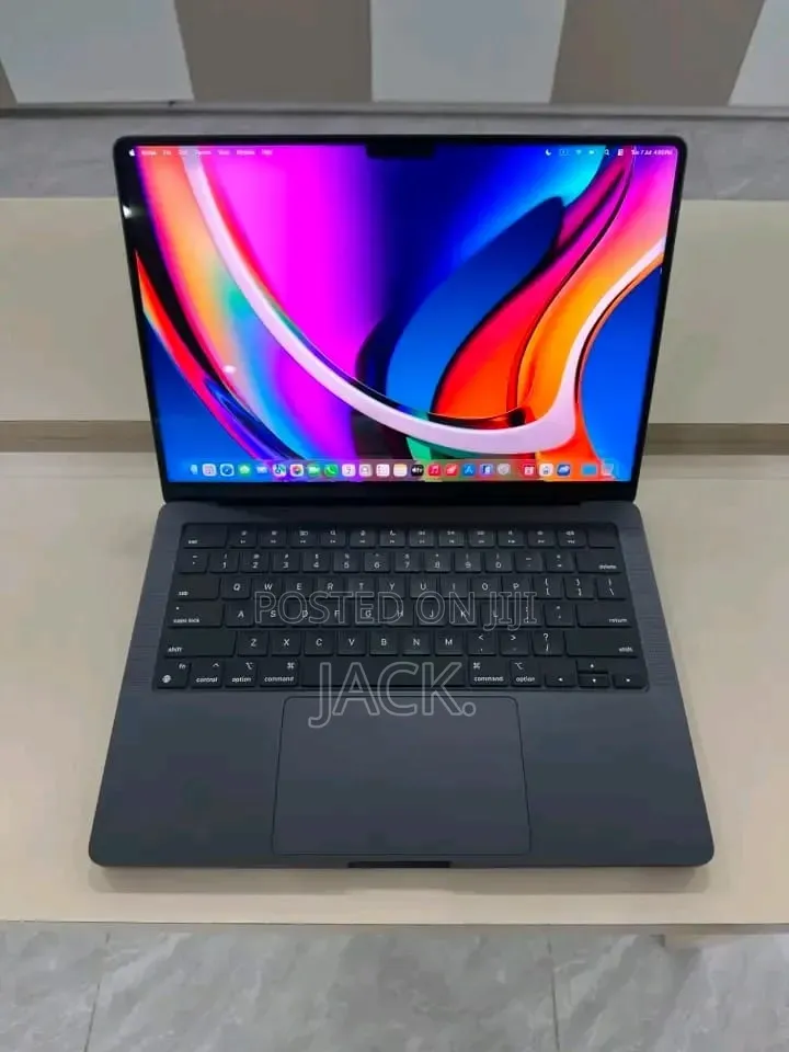 Laptop Apple MacBook Pro 2023 M3 Max 36GB Apple M3 Max SSD 1T