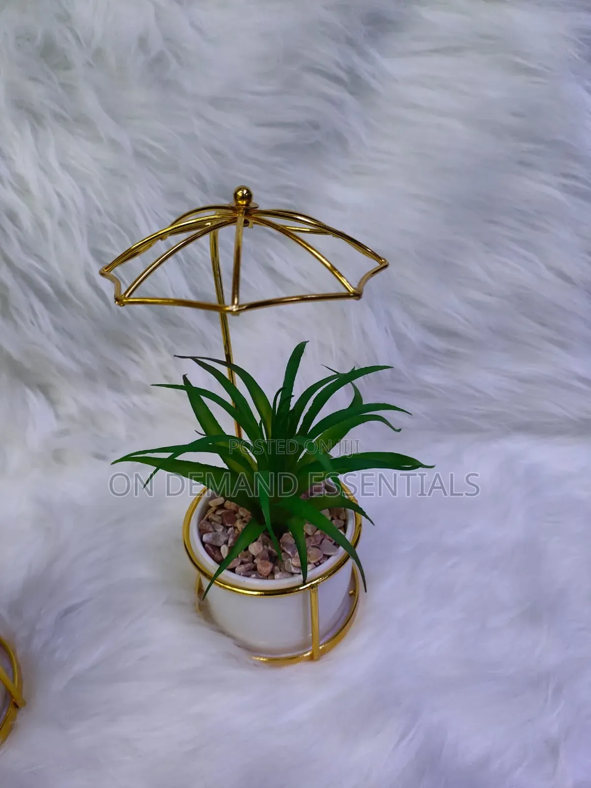 Succulent Small Wire Decor
