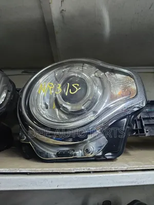 Suzuki Hustler 2014 Headlights