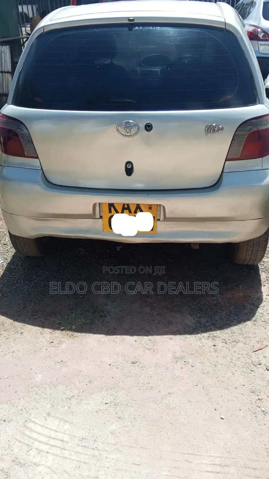 Toyota Vitz 2000 Silver