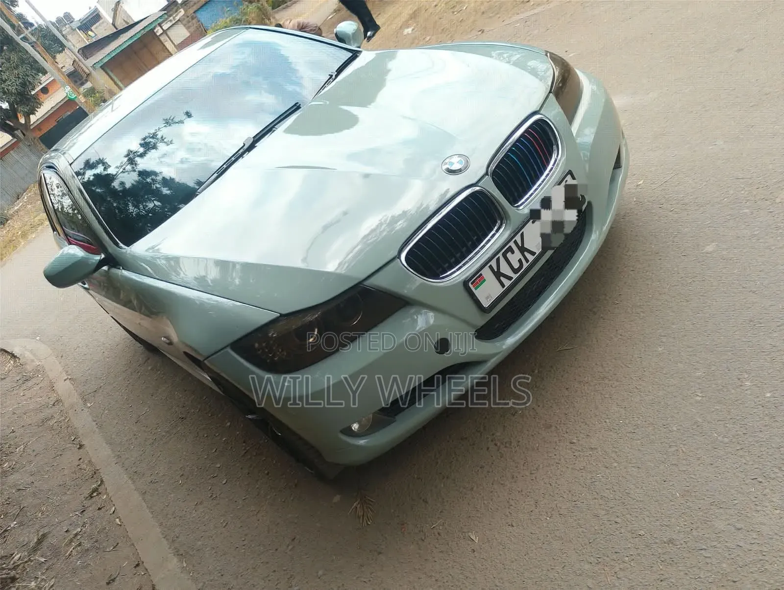 BMW 320i Sedan RWD 2010 Blue
