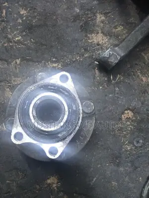 Front Hub Nv200