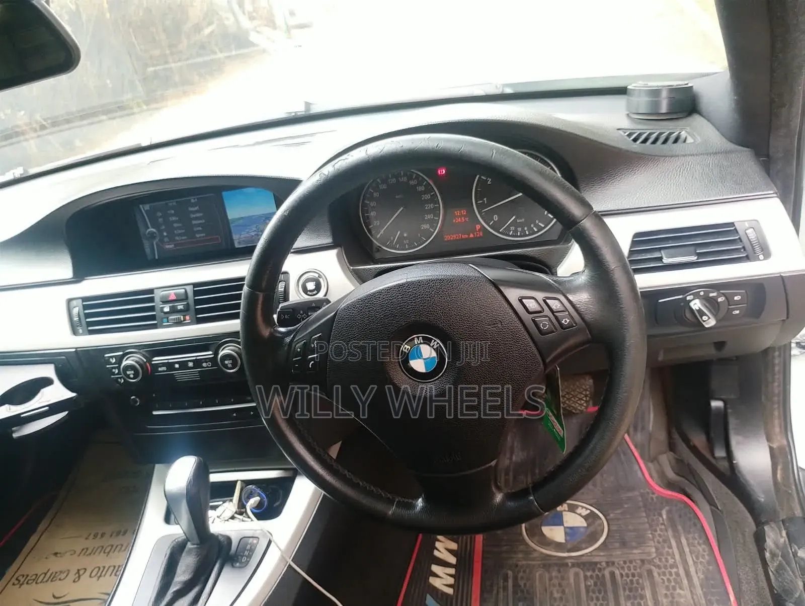 BMW 320i Sedan RWD 2010 Blue