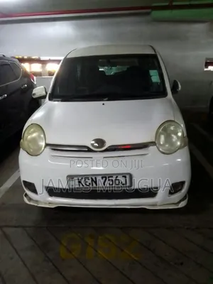 Toyota Sienta 2010 White