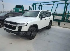 New Toyota Land Cruiser LC300 2022 Pearl