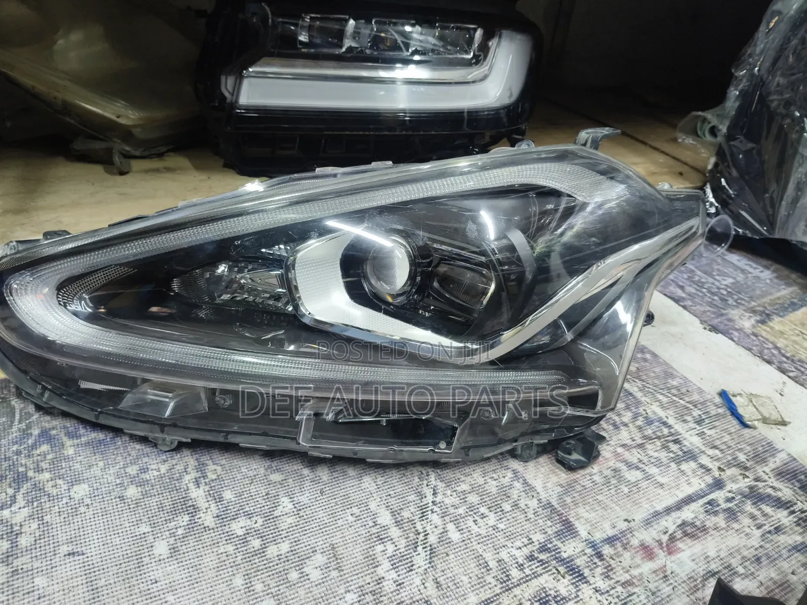Toyota Sienta 2015 Headlight