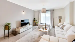3bdrm Apartment in Gateway Mall Area for sale
