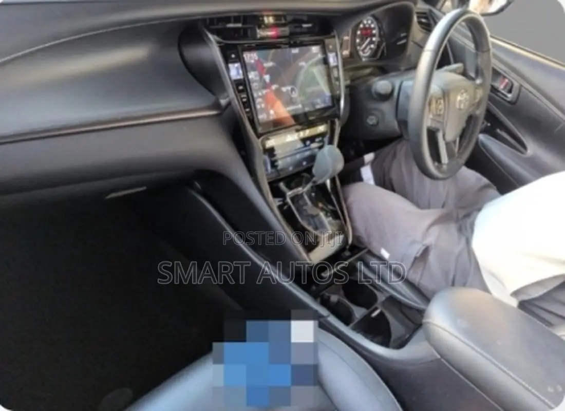 Toyota Harrier 2.0 Turbo 2019 Off white