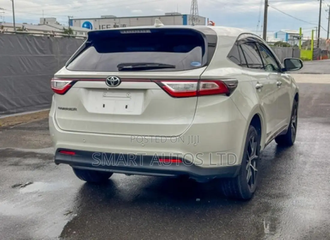 Toyota Harrier 2.0 Turbo 2019 Off white