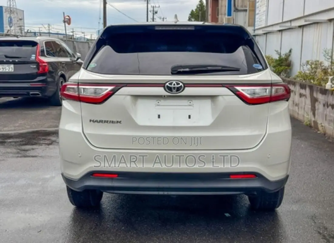 Toyota Harrier 2.0 Turbo 2019 Off white