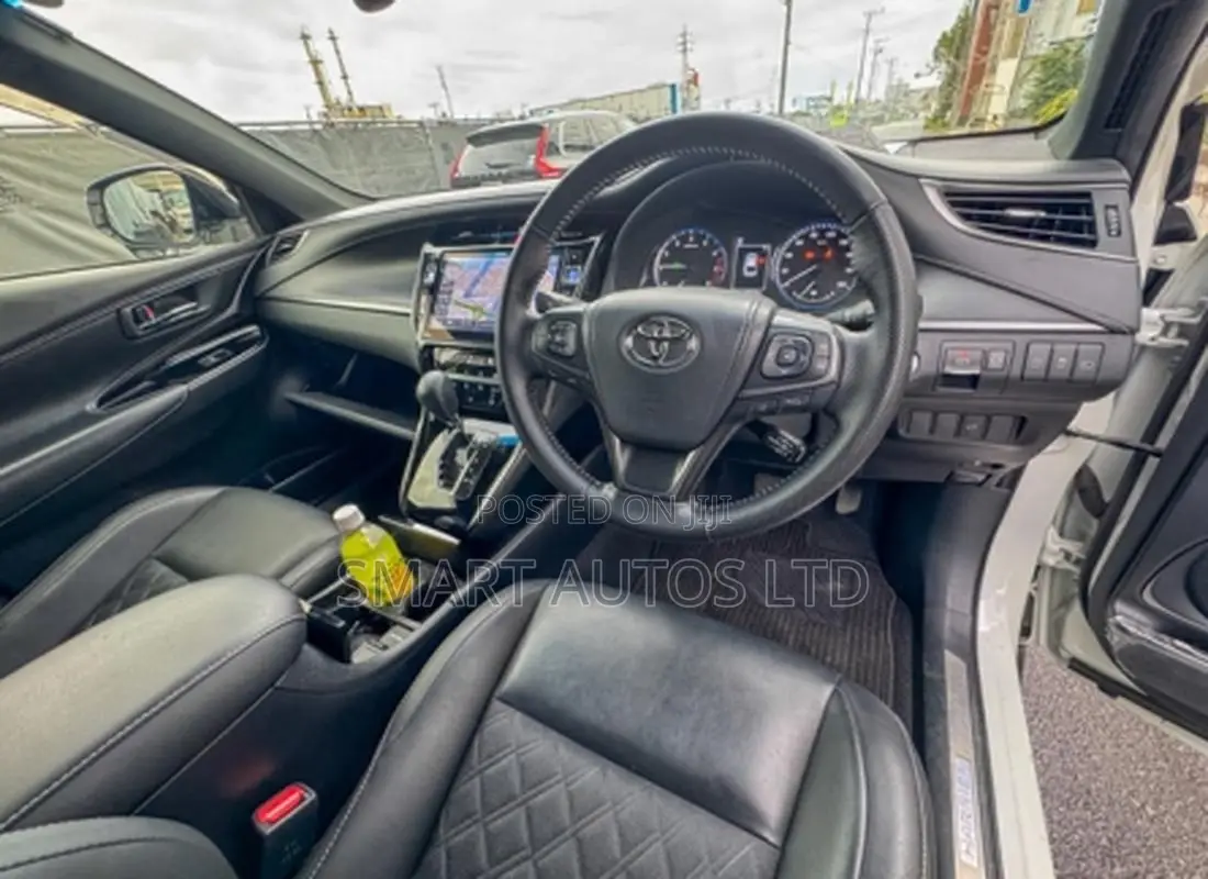 Toyota Harrier 2.0 Turbo 2019 Off white