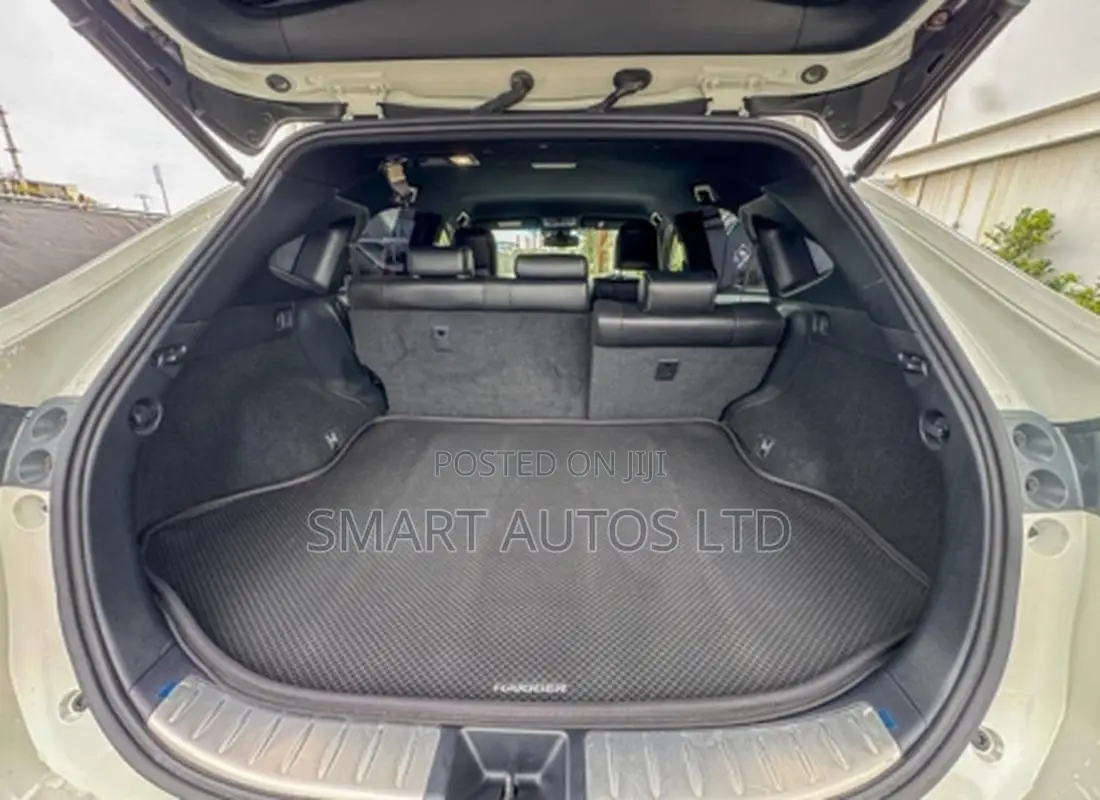 Toyota Harrier 2.0 Turbo 2019 Off white