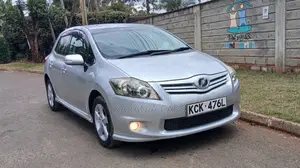 Toyota Auris 2010 Silver