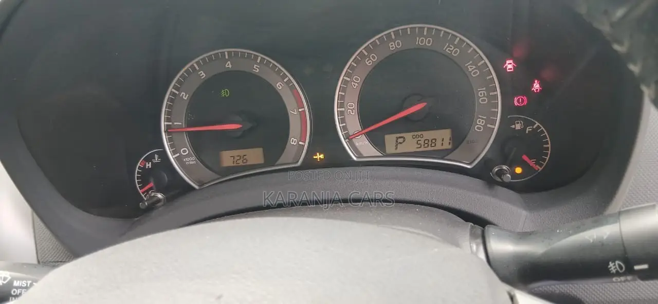 Toyota Auris 2010 Silver