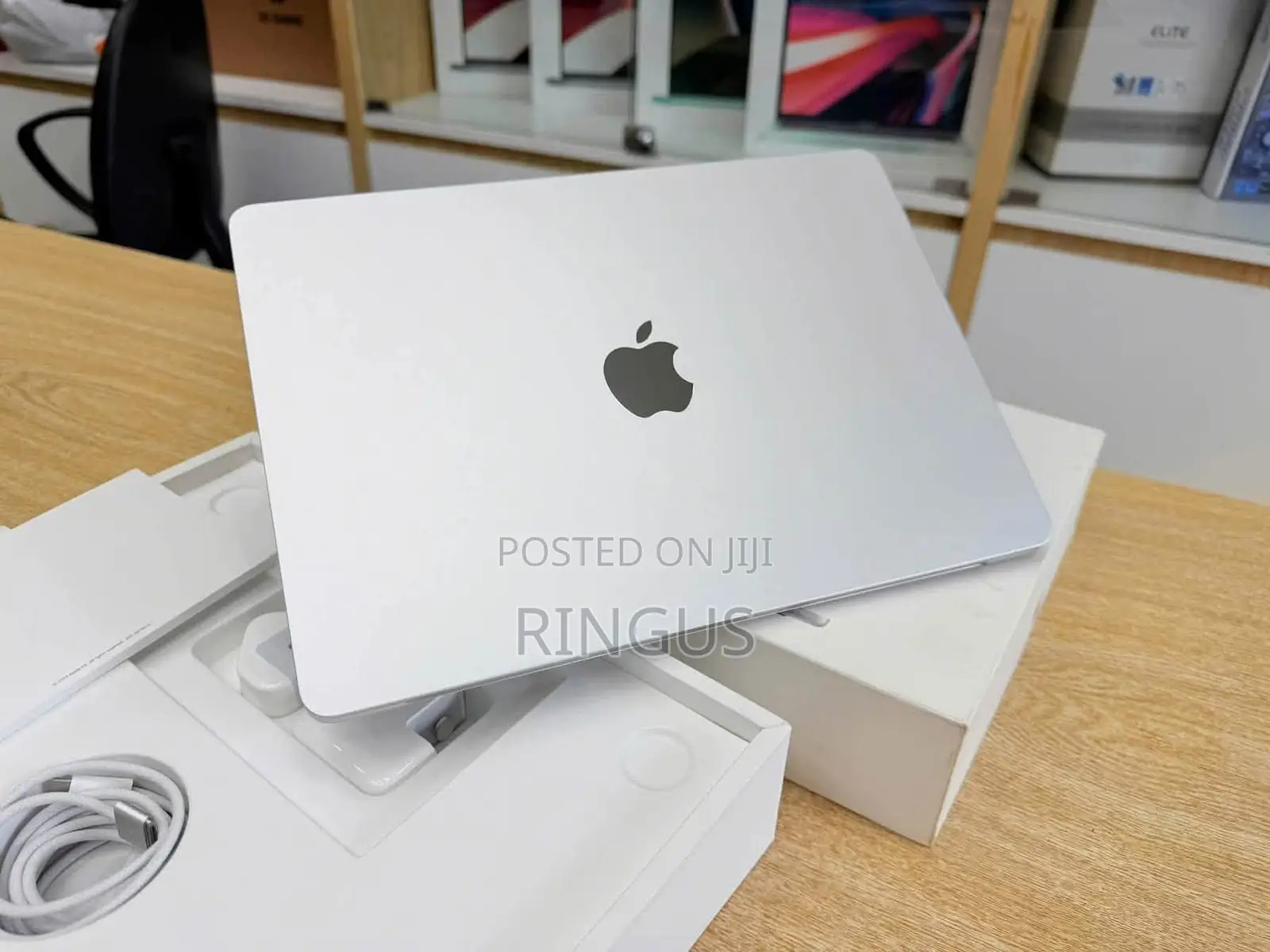Laptop Apple MacBook Air 2024 M3 16GB Apple M3 SSD 1T