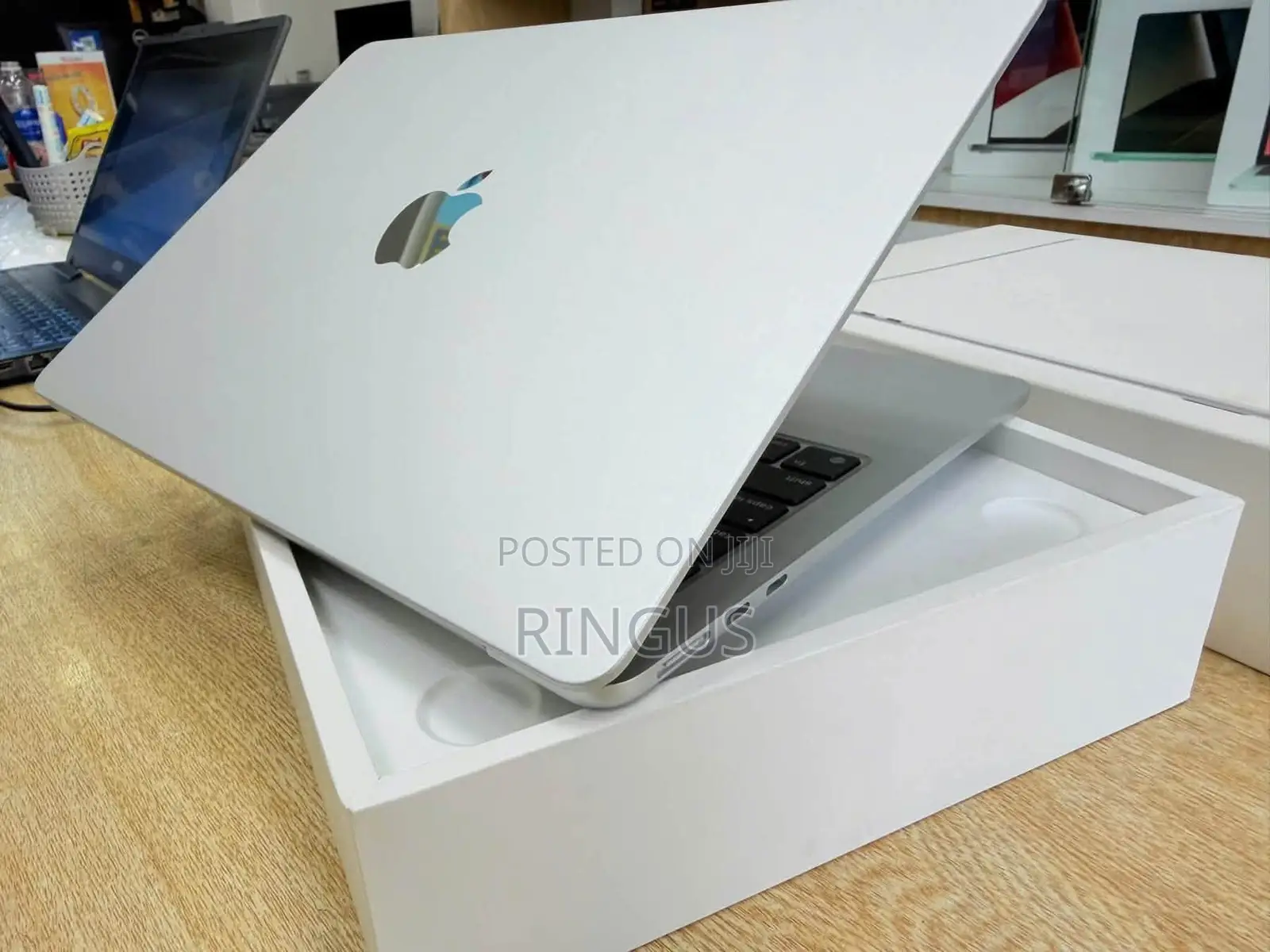 Laptop Apple MacBook Air 2024 M3 16GB Apple M3 SSD 1T