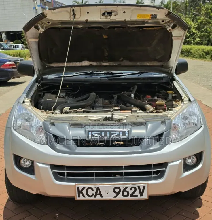 Isuzu D-MAX 2015 Silver