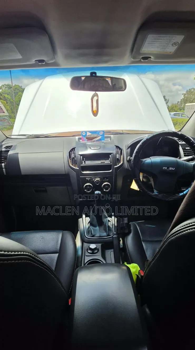 Isuzu D-MAX 2015 Silver