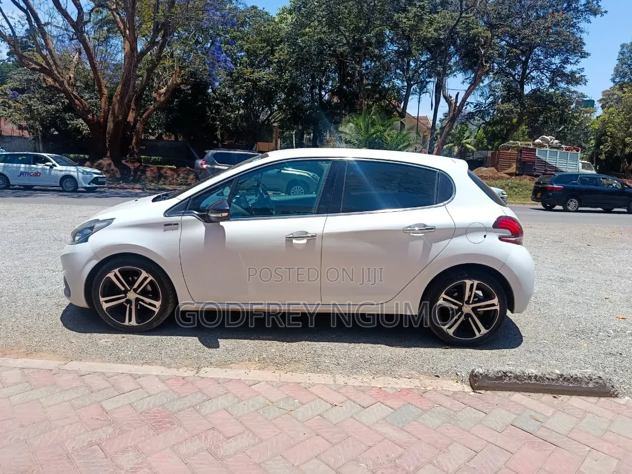 Peugeot 208 2017 White