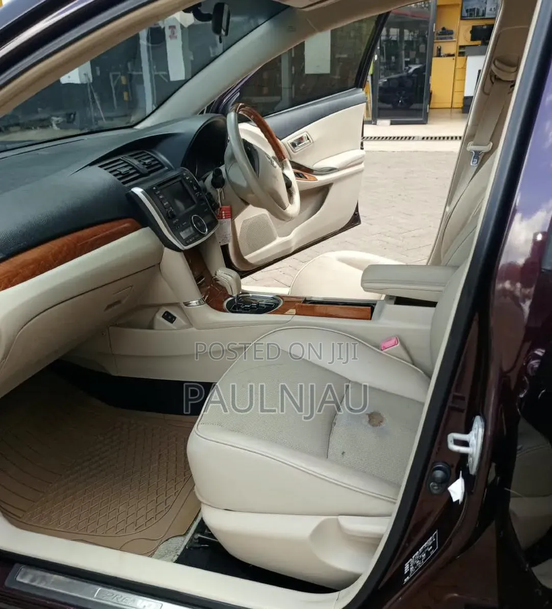 Toyota Premio 2013