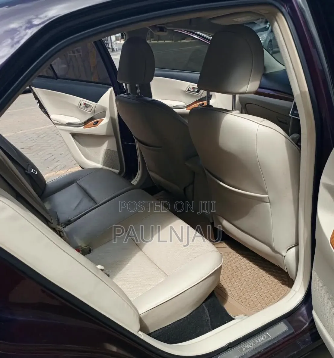 Toyota Premio 2013