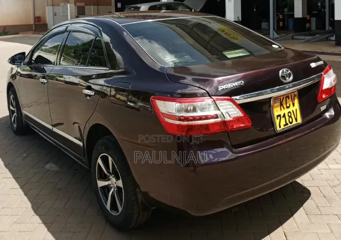 Toyota Premio 2013
