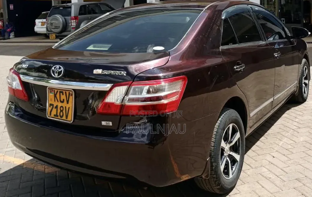 Toyota Premio 2013