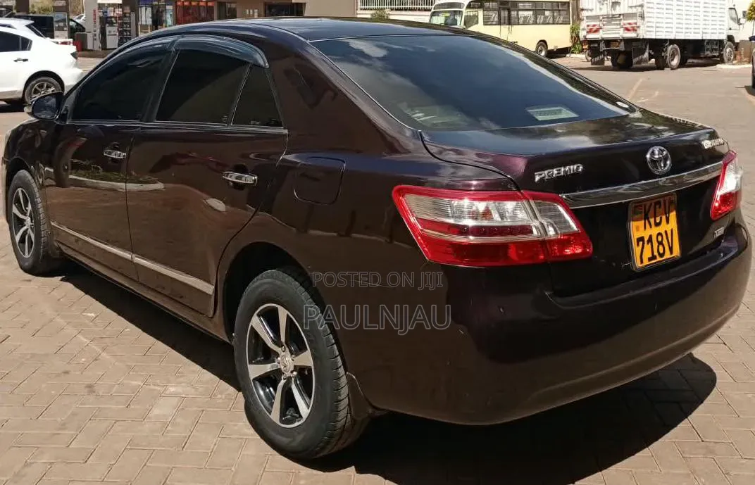 Toyota Premio 2013