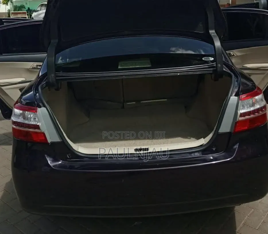 Toyota Premio 2013