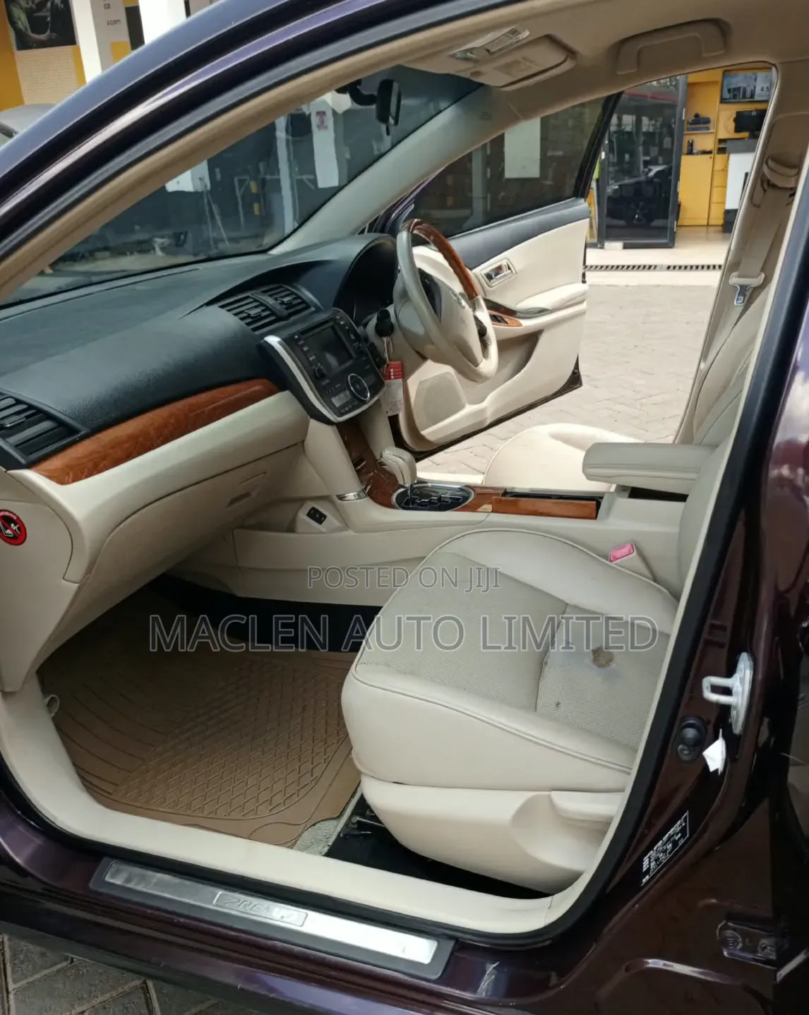 Toyota Premio 2013 Maroon