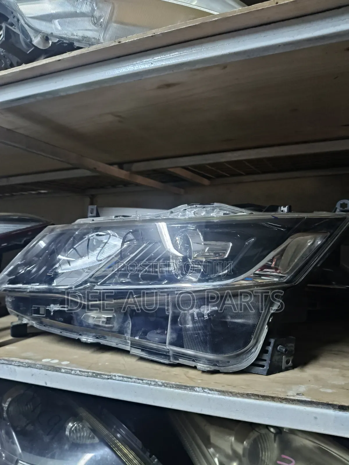 Nissan Serena 2016 Headlight