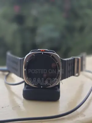 Samsung Galaxy Watch Ultra 2025 47mm LTE + Spigen Dock & Charger