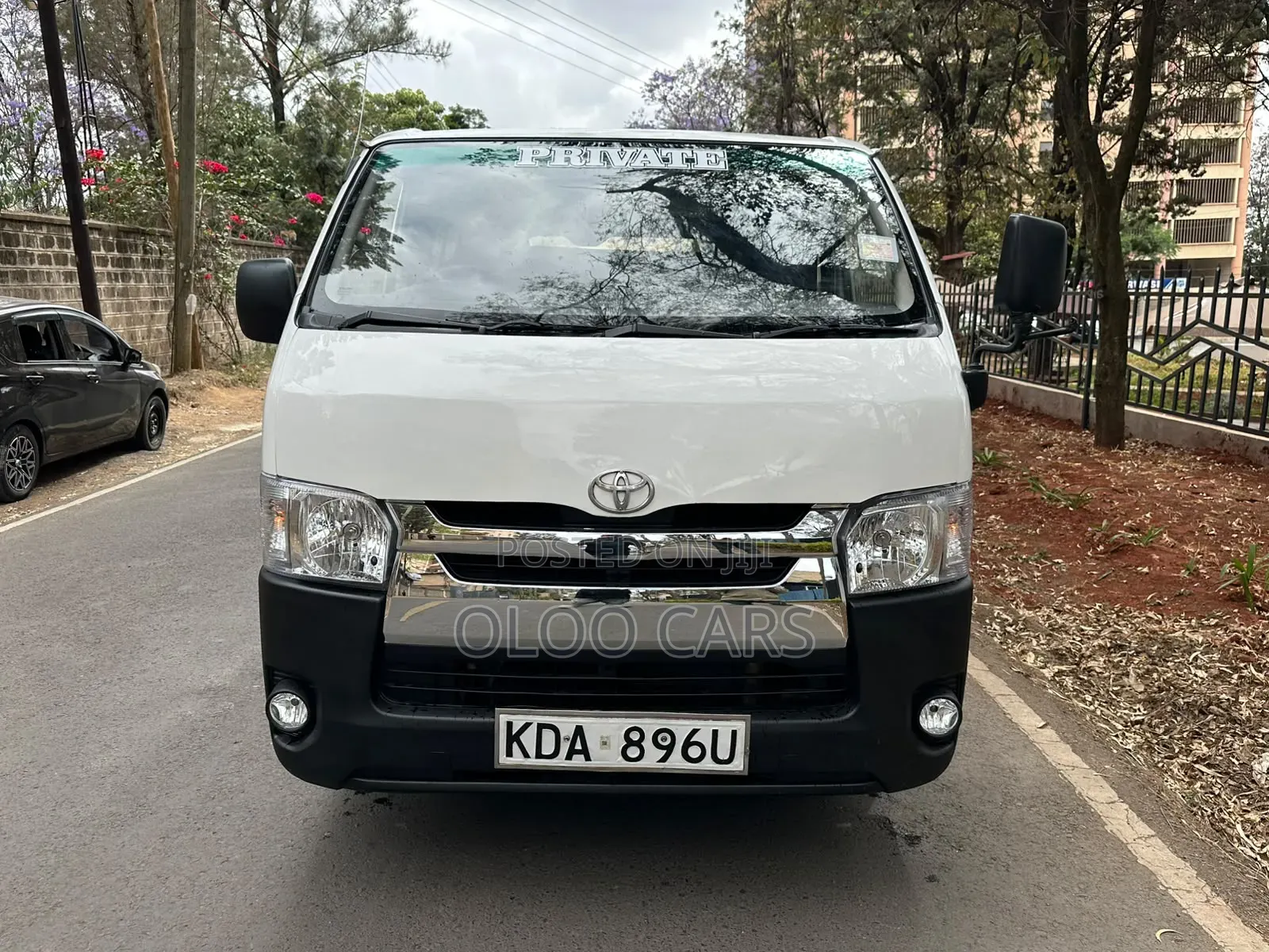 Toyota HiAce 2013 White