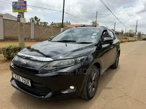 Toyota Harrier 2.0 2014