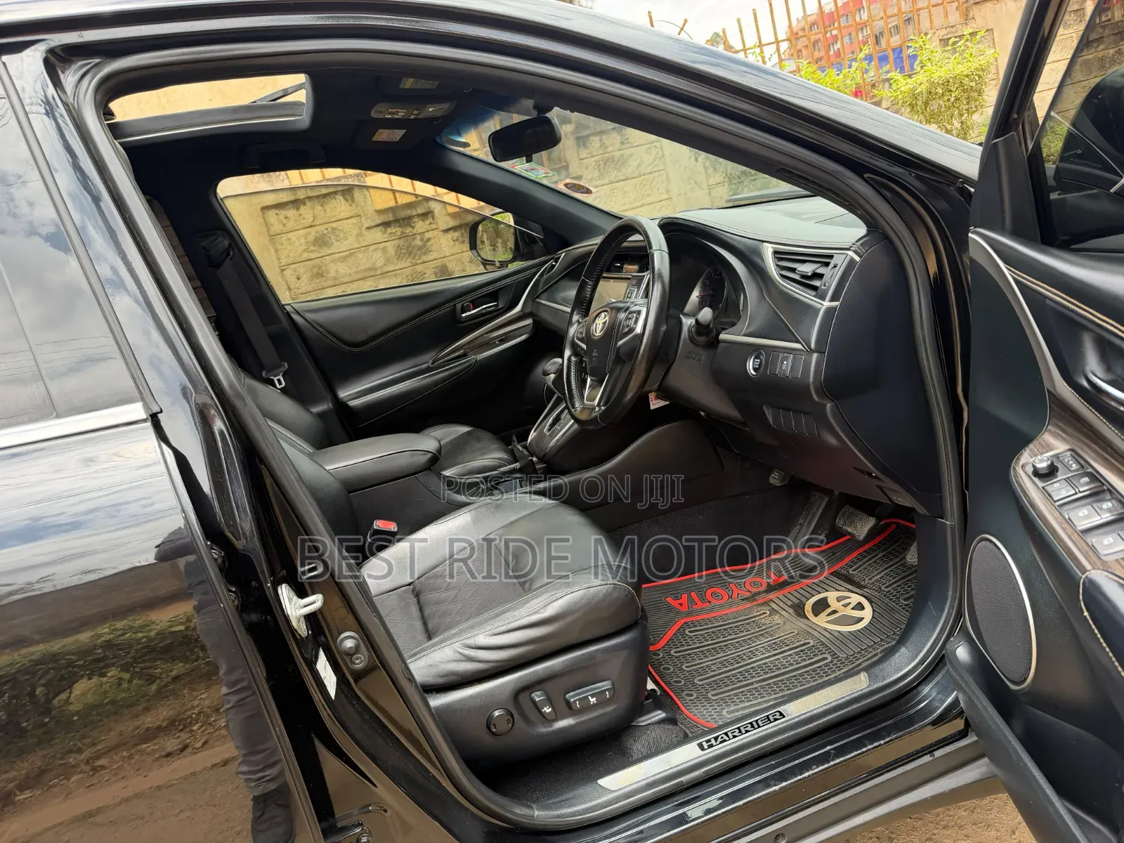 Toyota Harrier 2.0 2014