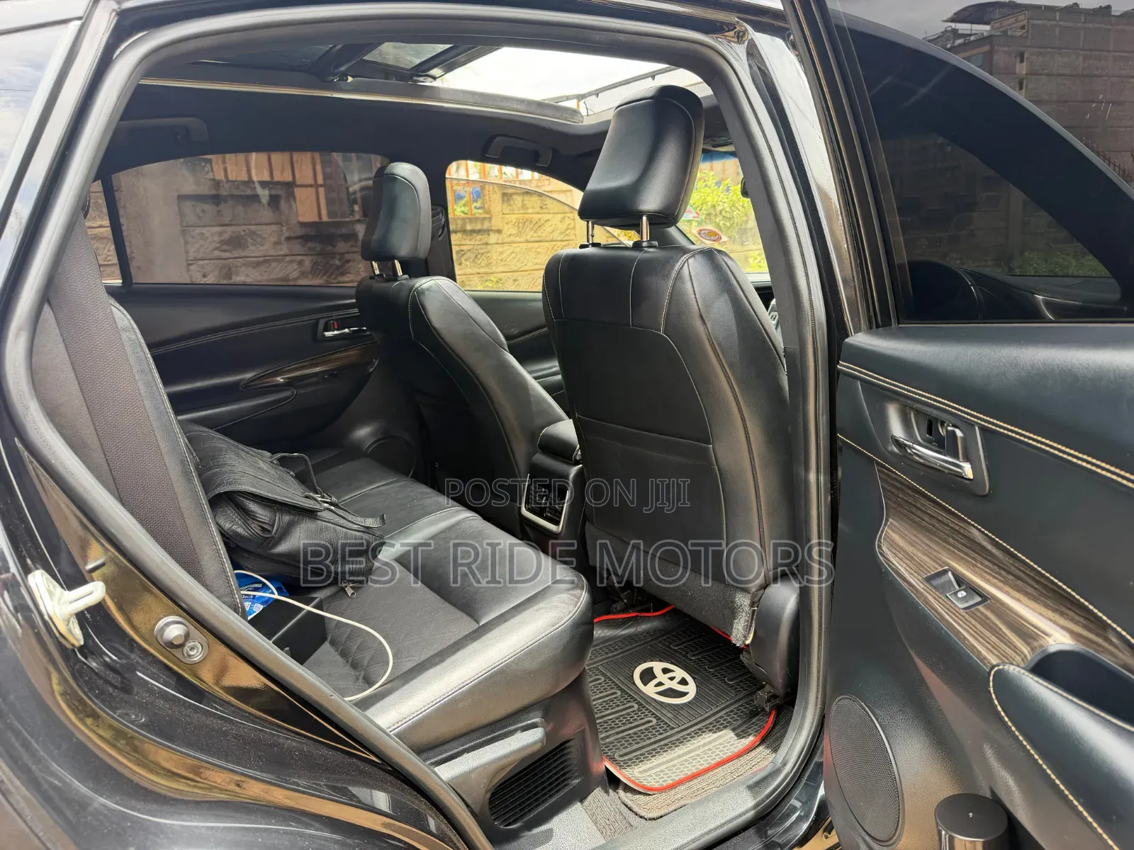 Toyota Harrier 2.0 2014