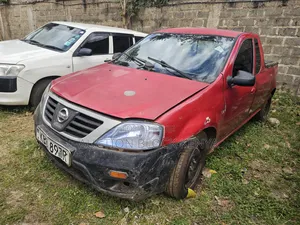 Nissan NP200 2009 Red