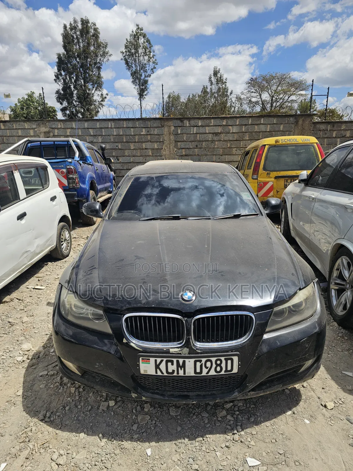 BMW 320i 2010 Black