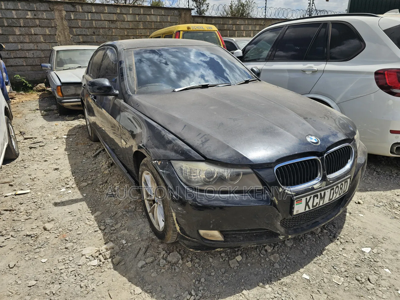 BMW 320i 2010 Black