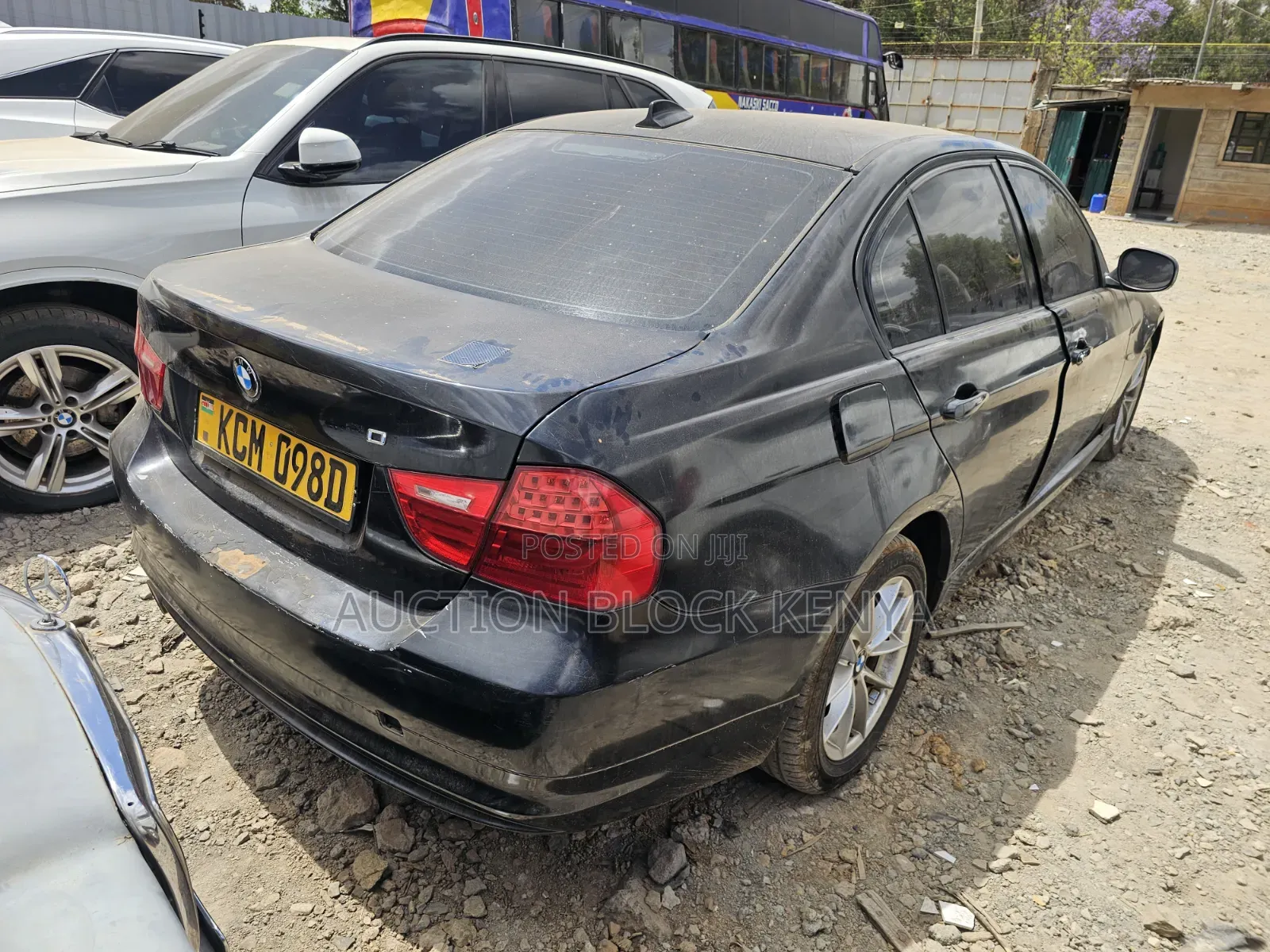 BMW 320i 2010 Black