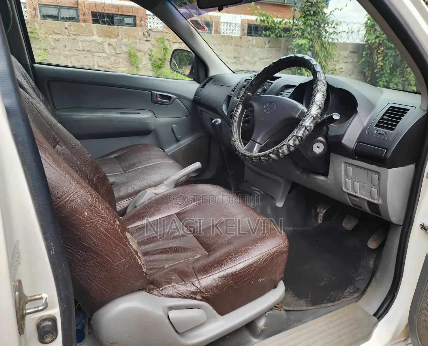 Toyota Hilux 2010 White