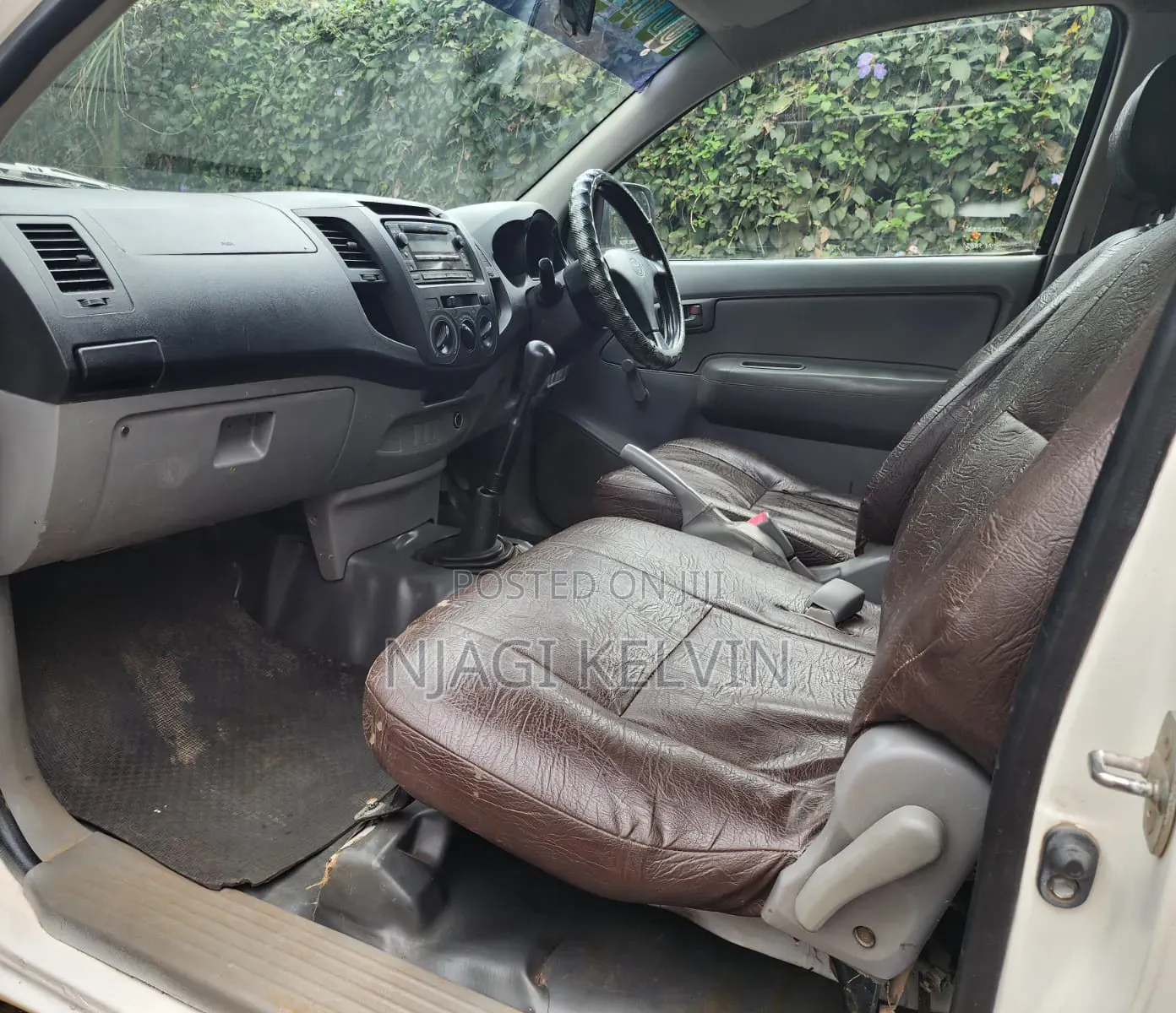 Toyota Hilux 2010 White
