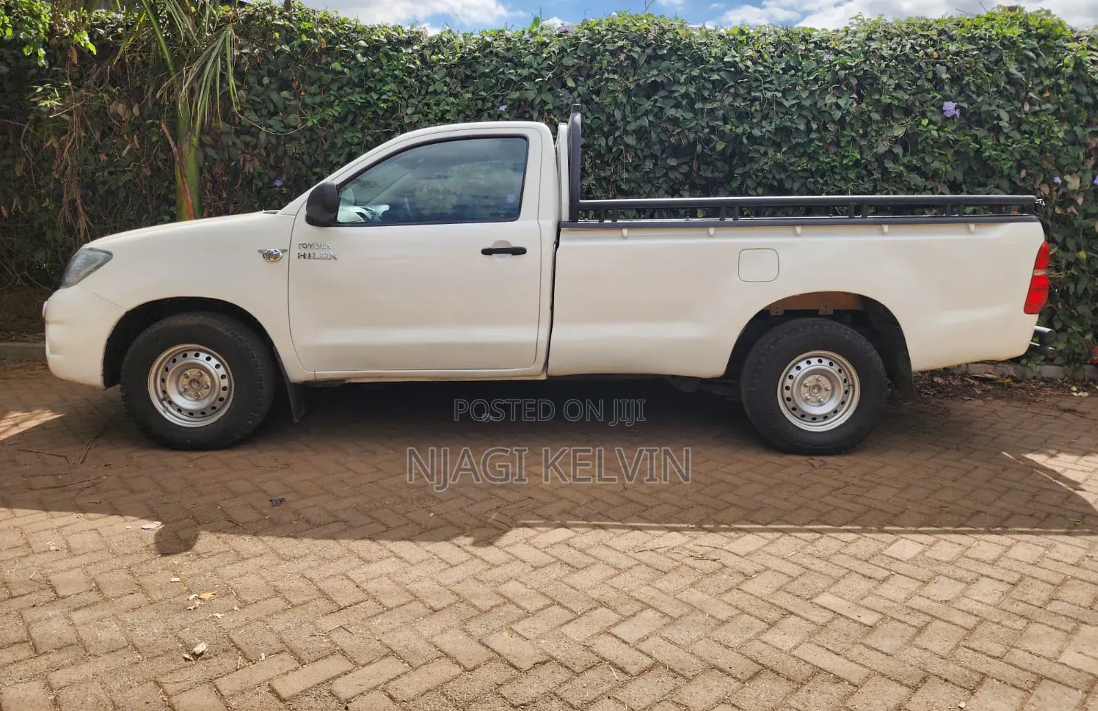 Toyota Hilux 2010 White