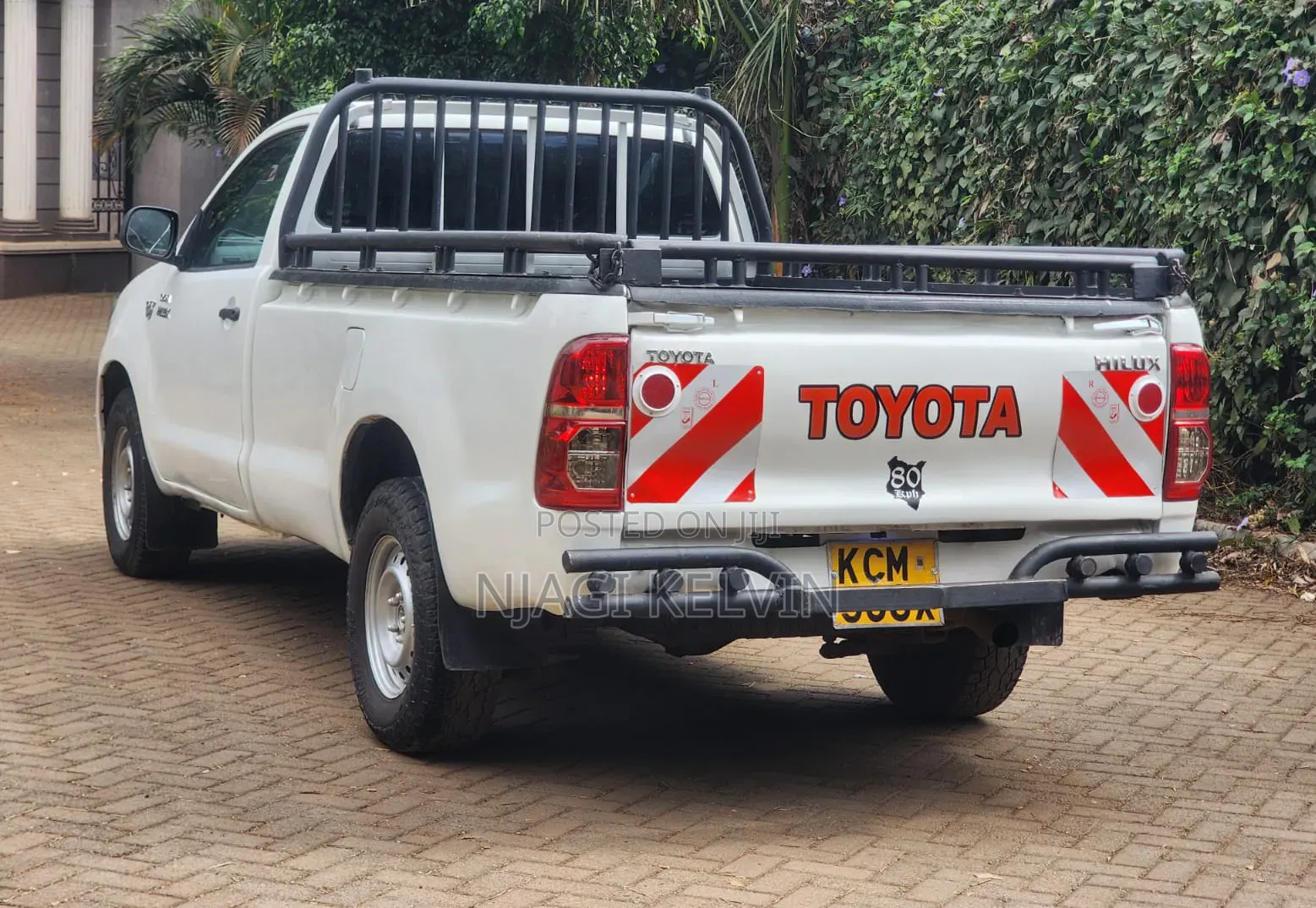 Toyota Hilux 2010 White
