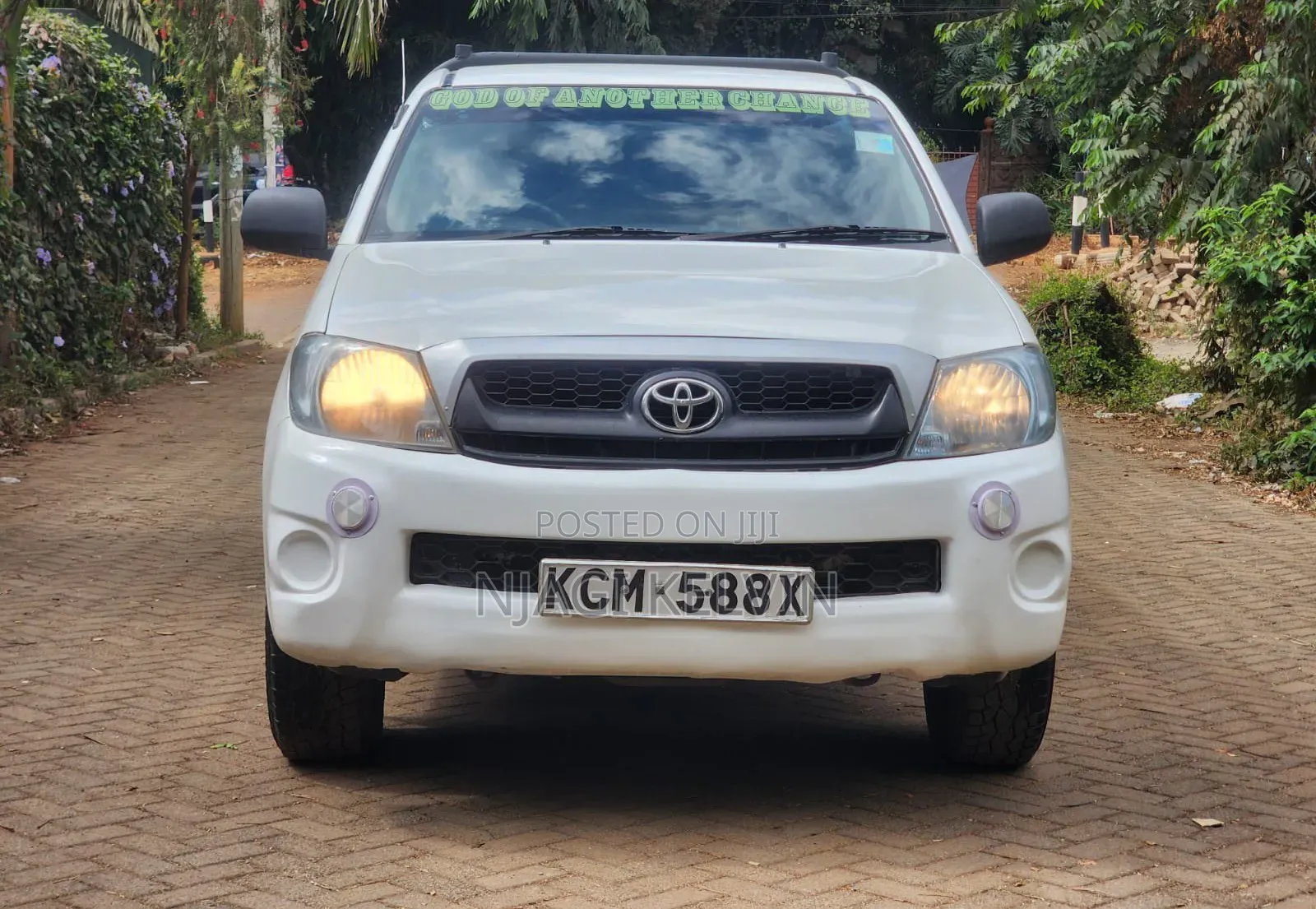 Toyota Hilux 2010 White