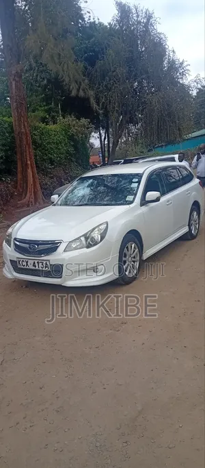 Subaru Legacy 2.5i Premium 2013 White