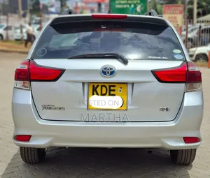 Toyota Corolla Fielder 2015 Silver