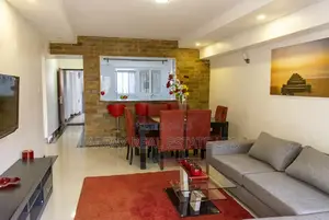 3bdrm Apartment in Malibu Court, Royal Park Estate for sale