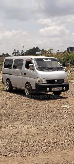 Toyota Grand HiAce G 3.0 Diesel Turbo 4WD 8-Seater 2002 White