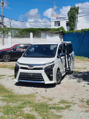 Toyota Voxy 2019 Pearl